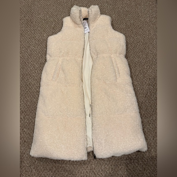 AKIRA Cream Fleece Zip Long Vest - Picture 1 of 7